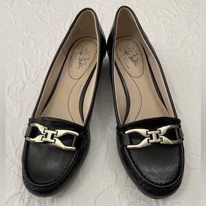 Life Stride Black Fatima Loafers with Metal Buckle Detail Size 7.5